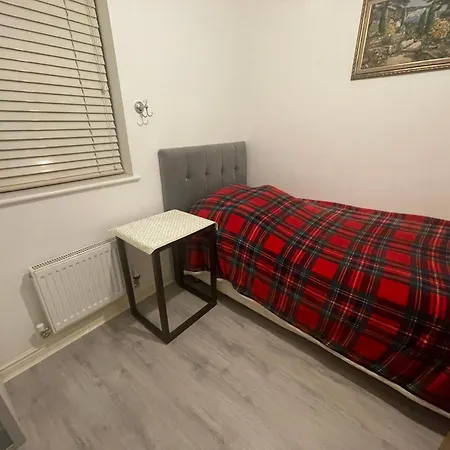 Ulker Homestay Bristol