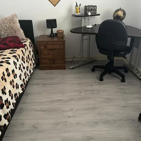 Ulker Homestay Bristol